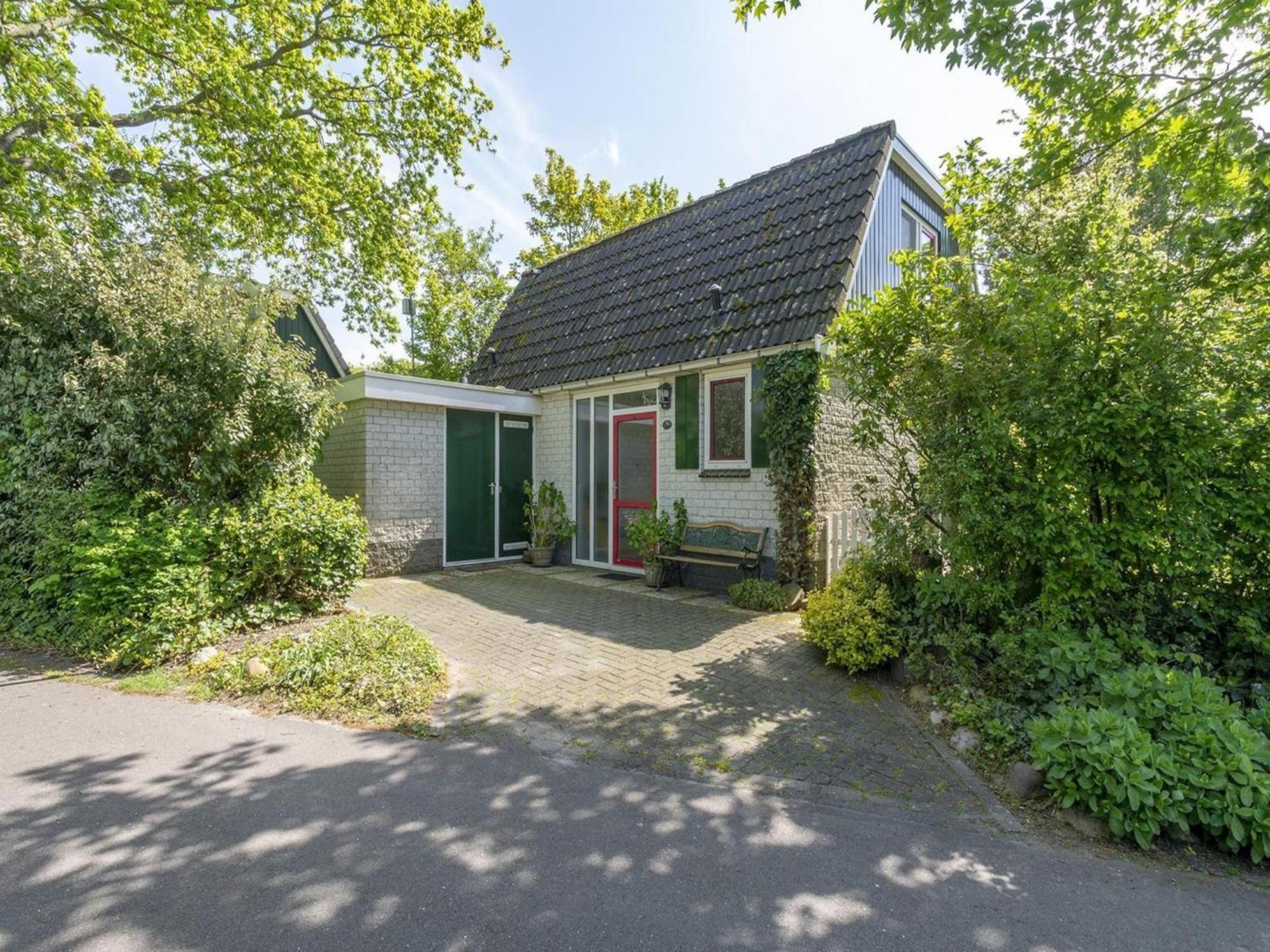 Cozy Holiday Home With Pool Sint Maartensvlotbrug 외부 사진