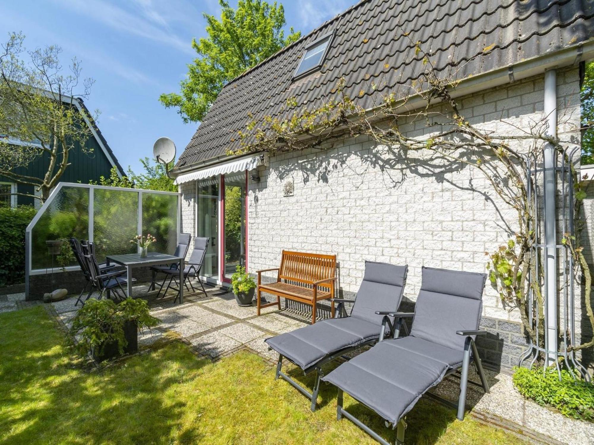 Cozy Holiday Home With Pool Sint Maartensvlotbrug 외부 사진