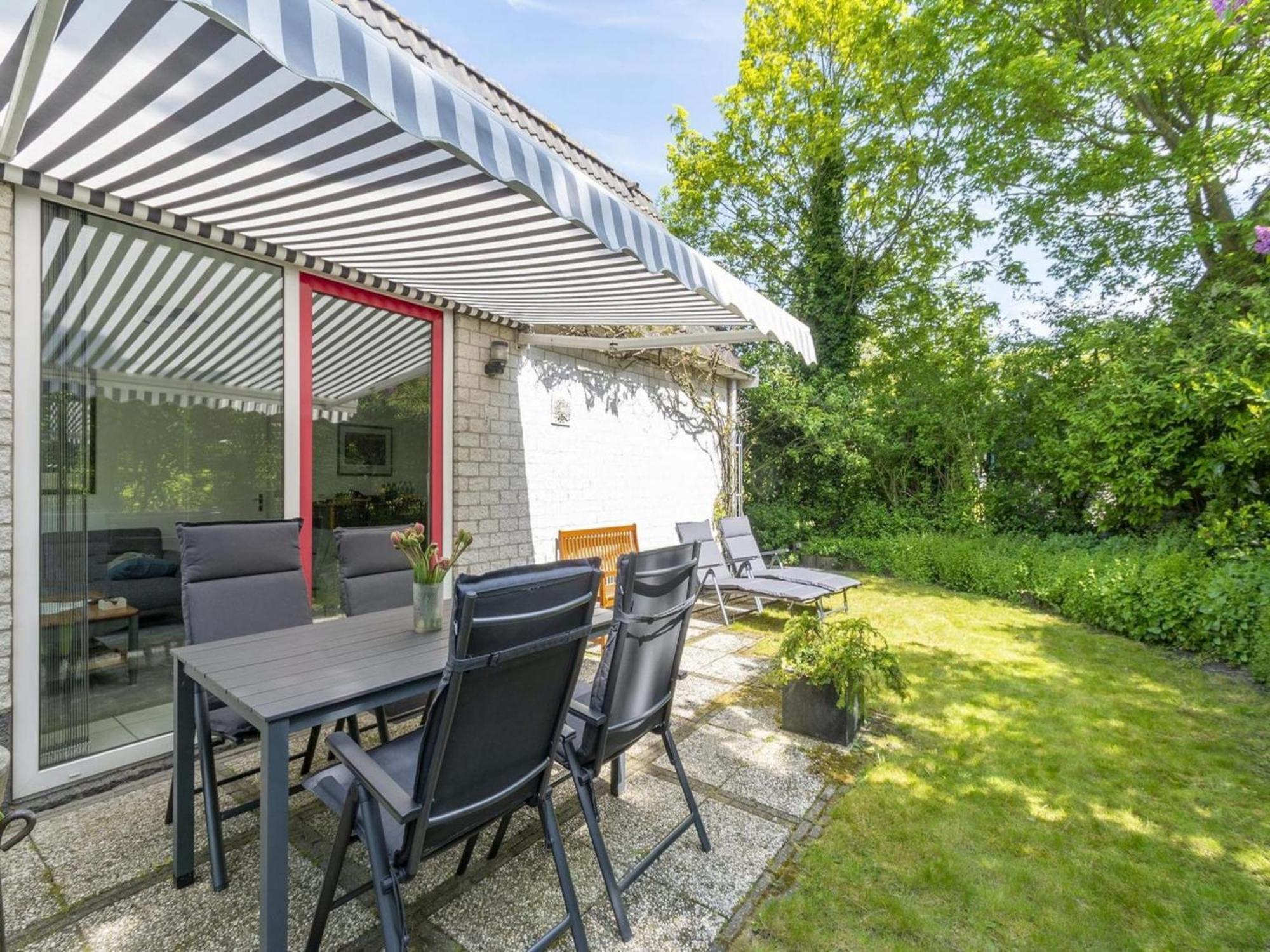 Cozy Holiday Home With Pool Sint Maartensvlotbrug 외부 사진